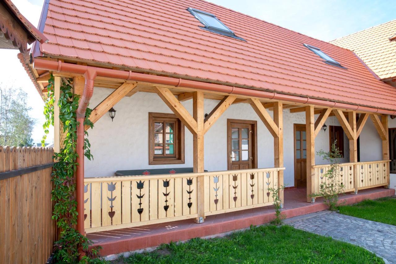 Pepi Vendeghaz - Casa De Oaspeti Pepi Joseni  Eksteriør billede